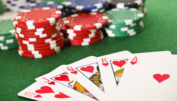 Παιχνίδι πόκερ χαρτιά και μάρκες